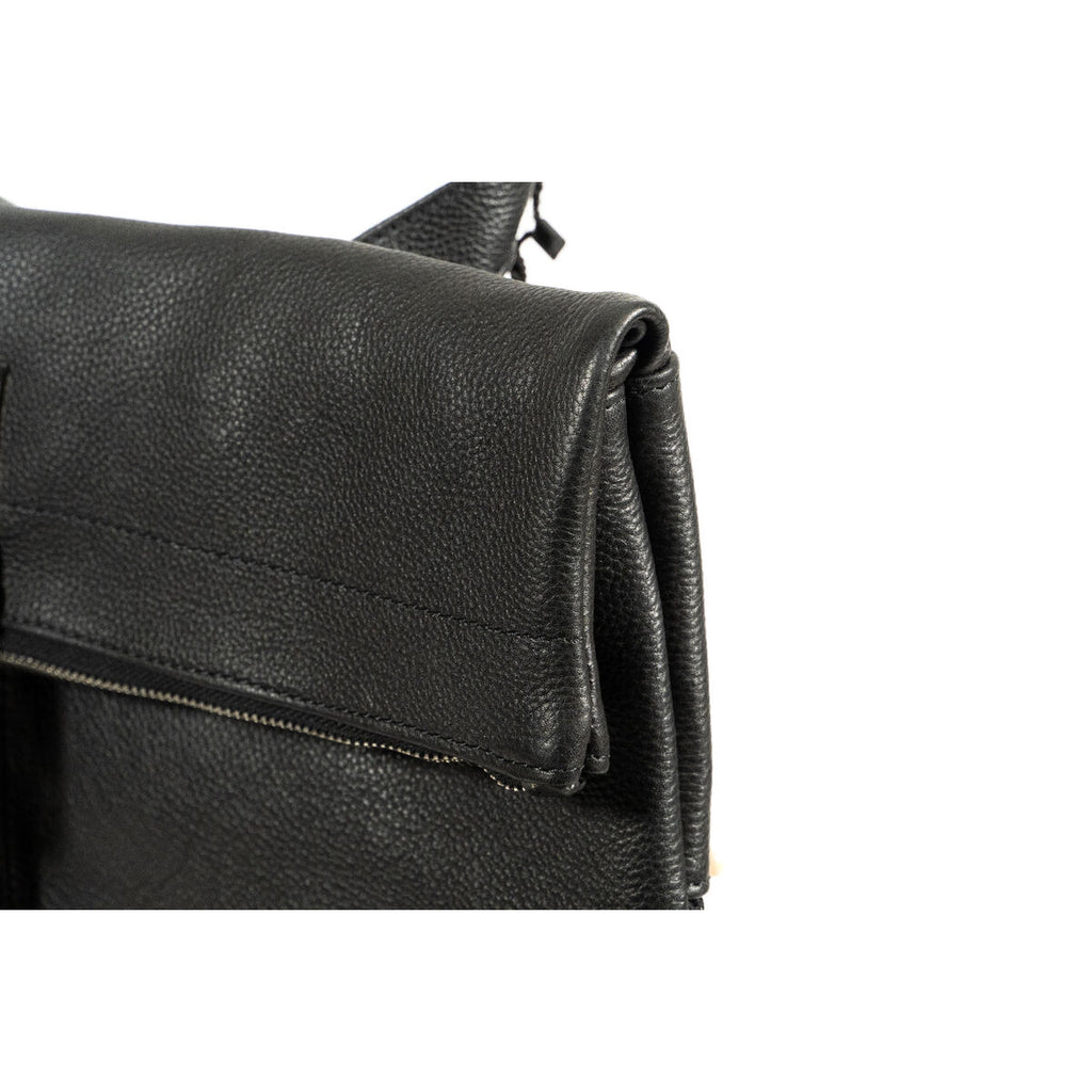 V3H8BF9217FF7B7747968BC377EE33F31E1R5658894P3